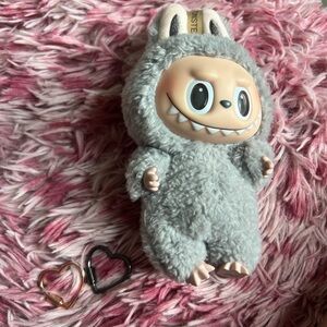 *AUTHENTIC* Macaron Labubu sesame bean, brand new condition comes with carabener